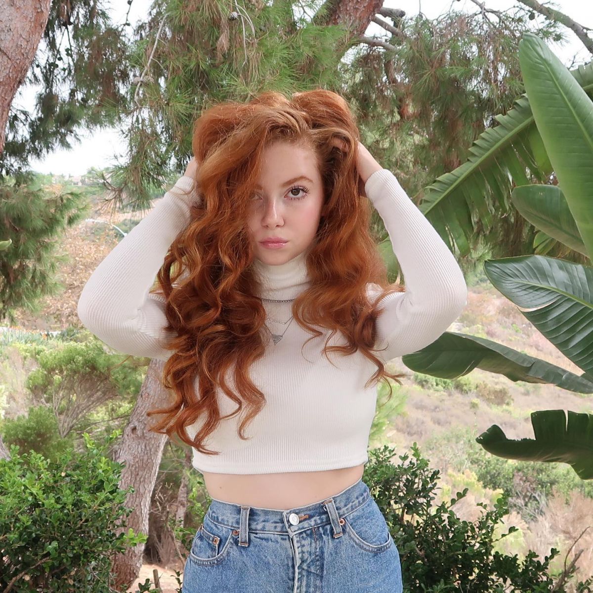 Francesca Capaldi in High Neck Top with Blue Denim Photos 2020/10/24