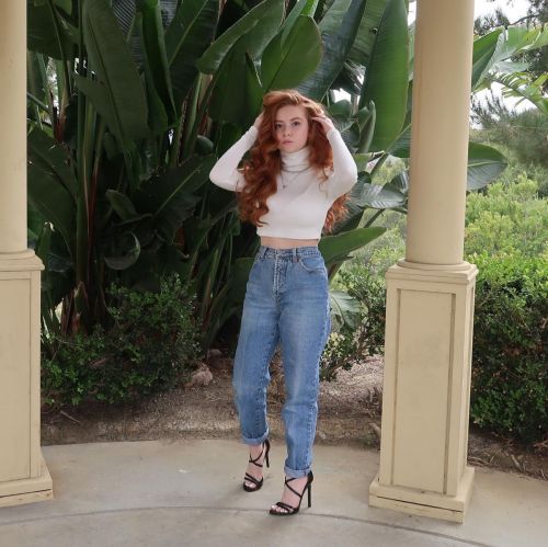 Francesca Capaldi in High Neck Top with Blue Denim Photos 2020/10/24 4
