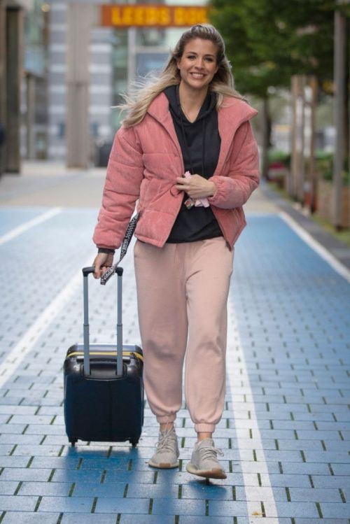 Gemma Atkinson Out at Leeds Dock 2020/10/26 5