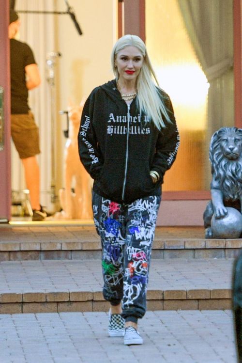 Gwen Stefani Leaves a Studio in Woodland Hills 2020/10/01 5
