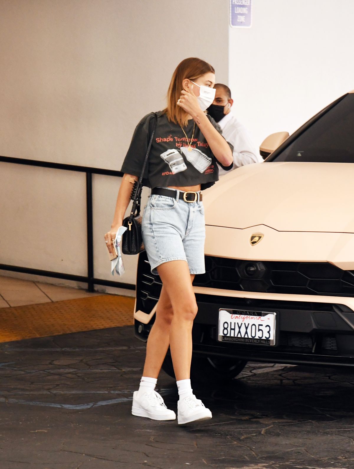 Hailey Bieber Out and About in Los Angeles 2020/09/24 4