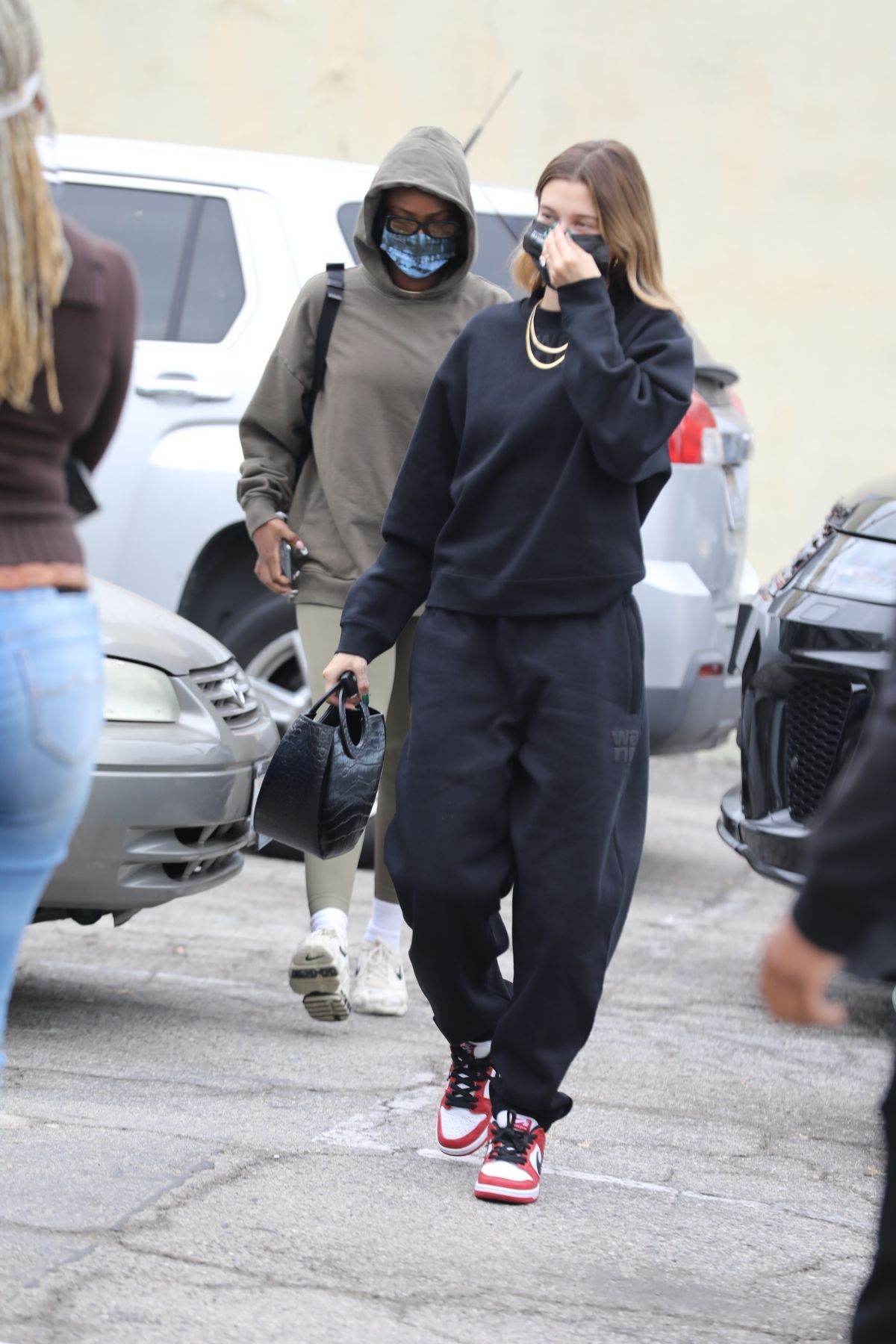 Hailey Rhode Bieber Arrives at a Spa in Los Angeles 2020/10/23 6