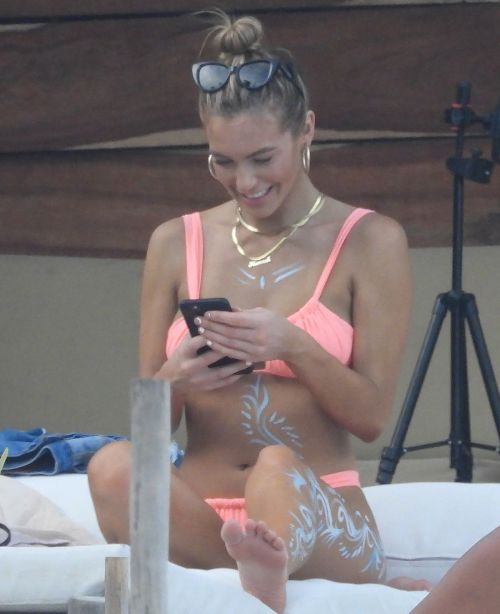 Hannah Palmer in Bikini at a Beach in Tulum 2020/09/20 2