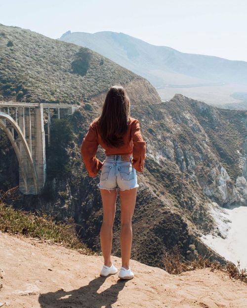 Helen Owen in Denim Shorts Photos Shared in Instagram 2020/09/22
