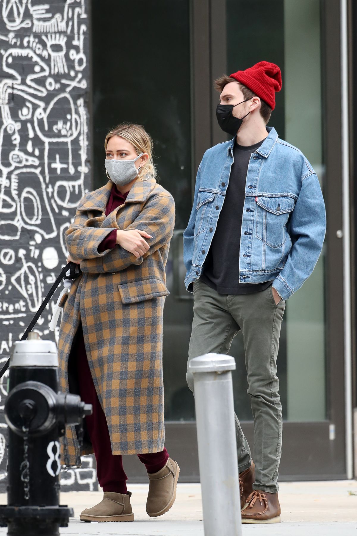 Hilary Duff and Her Husband Matthew Koma Out in New York 2020/10/25 9