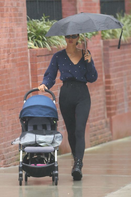 Irina Shayk Out and About in New York 2020/10/26 5