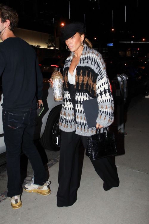 Jennifer Lopez Leaves a Business Meeting in Hollywood 2020/10/23 1