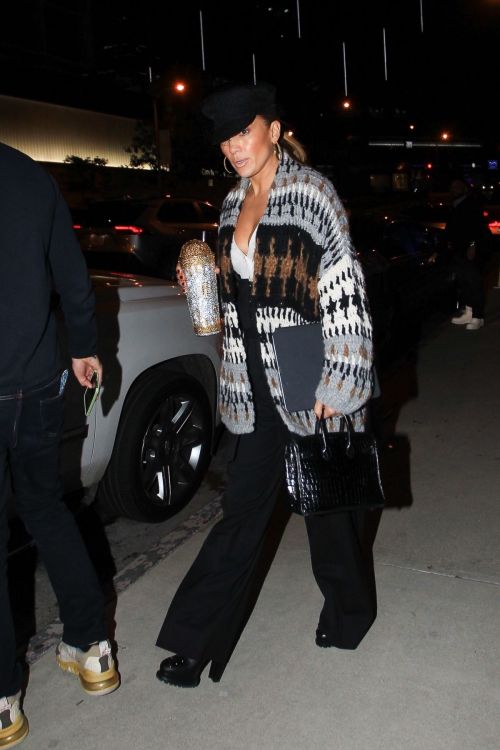 Jennifer Lopez Leaves a Business Meeting in Hollywood 2020/10/23 6