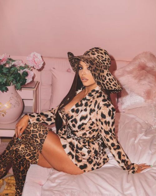 Jesy Nelson in animal printed jacket  photos shared in Instagram 2020/09/22