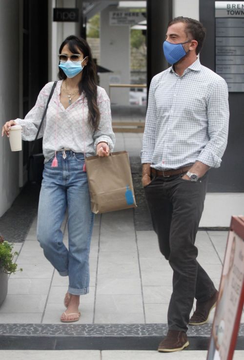 Jordana Brewster and Andrew Form Out in Santa Monica 2020/09/21 2