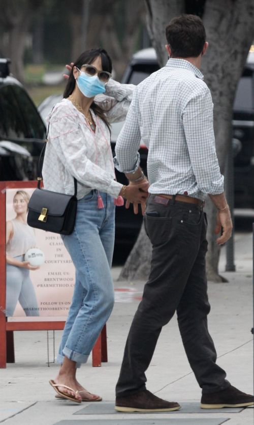 Jordana Brewster and Andrew Form Out in Santa Monica 2020/09/21 3