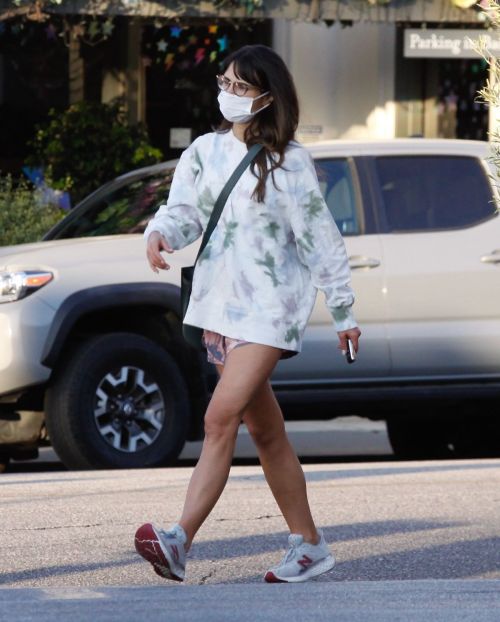Jordana Brewster Out for Coffee in Brentwood 2020/10/24 2