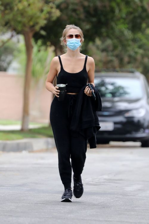 Julianne Hough Out and About in Los Angeles 2020/10/24 4