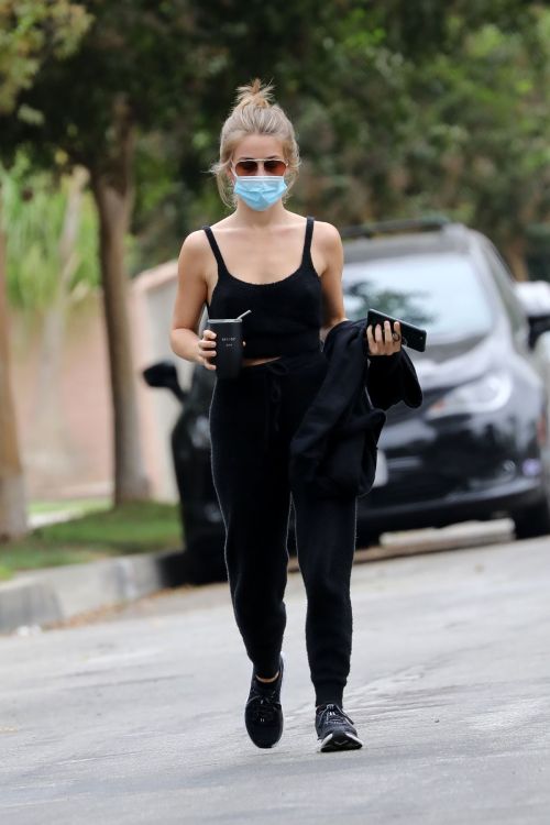 Julianne Hough Out and About in Los Angeles 2020/10/24 5