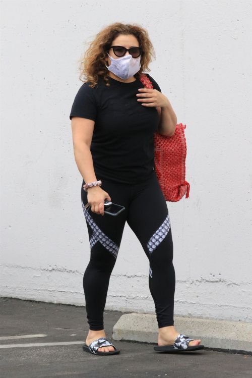 Justina Machado Arrives at Dance Studio in Los Angeles 2020/10/23 5