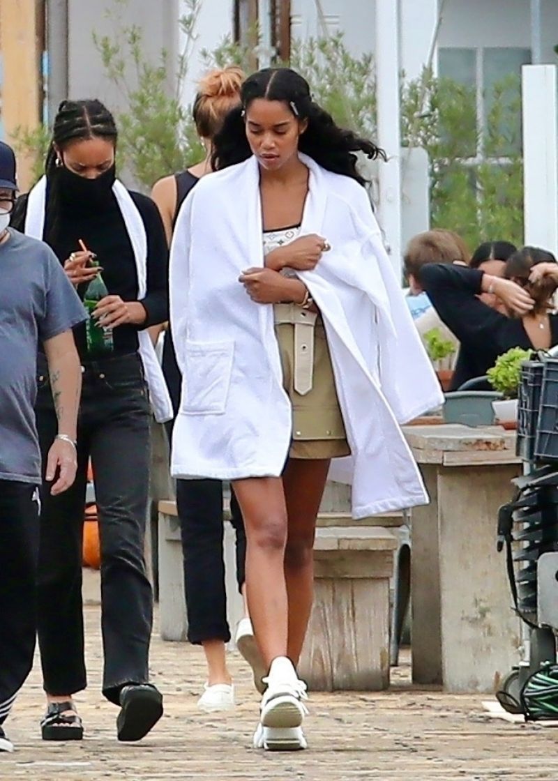 Laura Harrier on the Set of Her New Movie at Malibu Pier in Los Angeles 2020/10/26 5