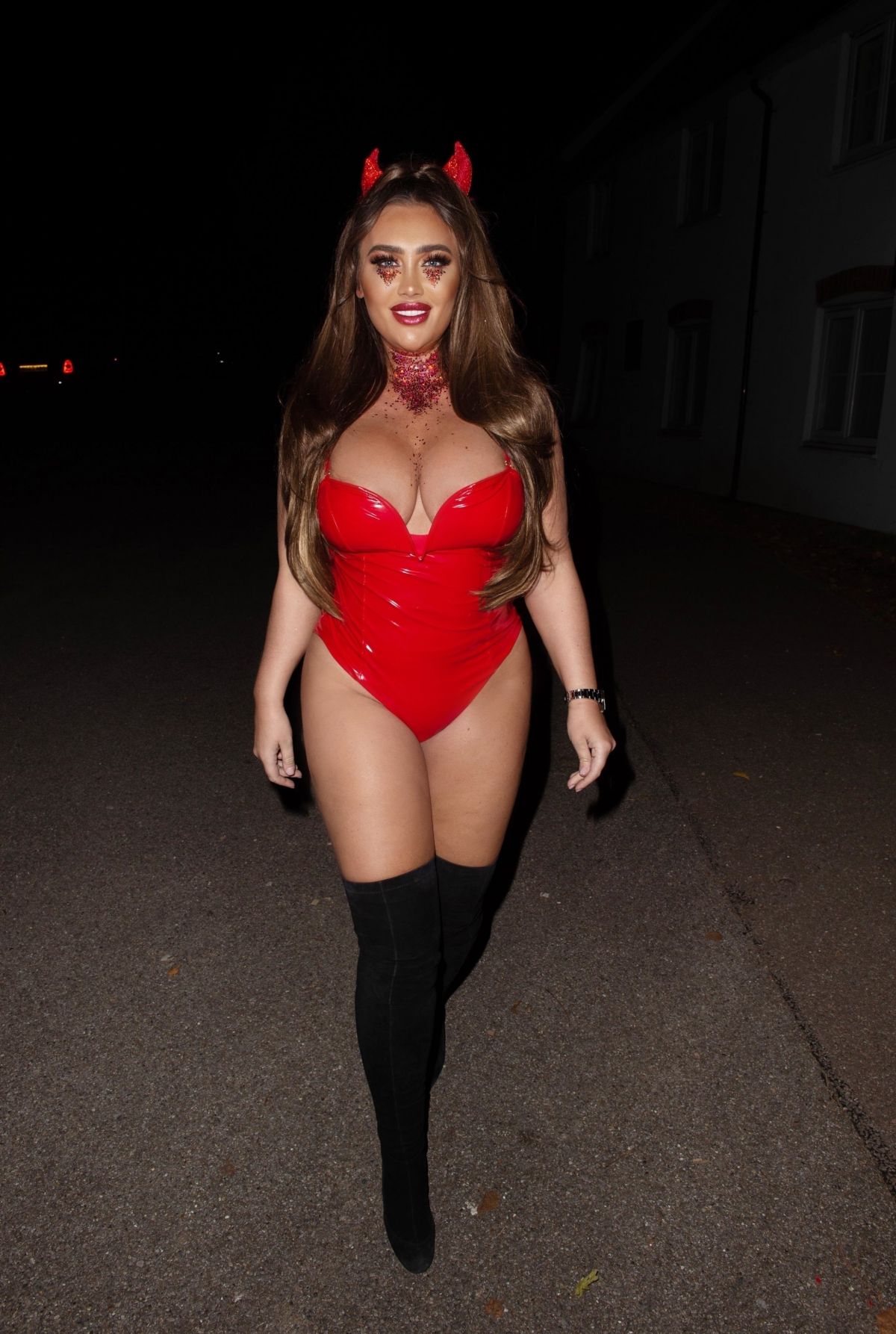 Lauren Goodger in a Halloween Costume Night Out in Essex 2020/10/25 1