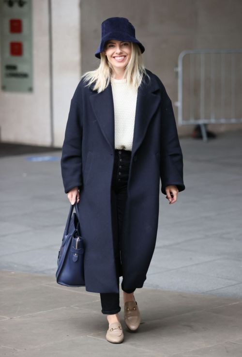 Mollie King Arrives at BBC Studios in London 2020/10/24 2