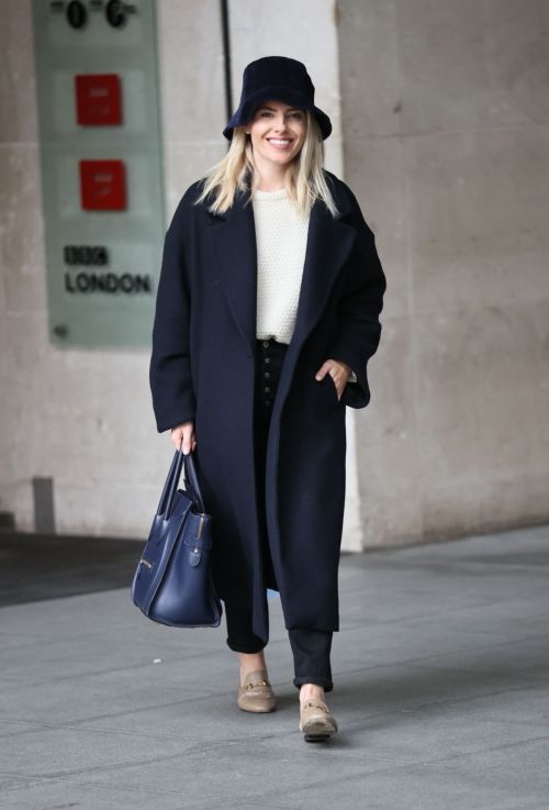 Mollie King Arrives at BBC Studios in London 2020/10/24 4