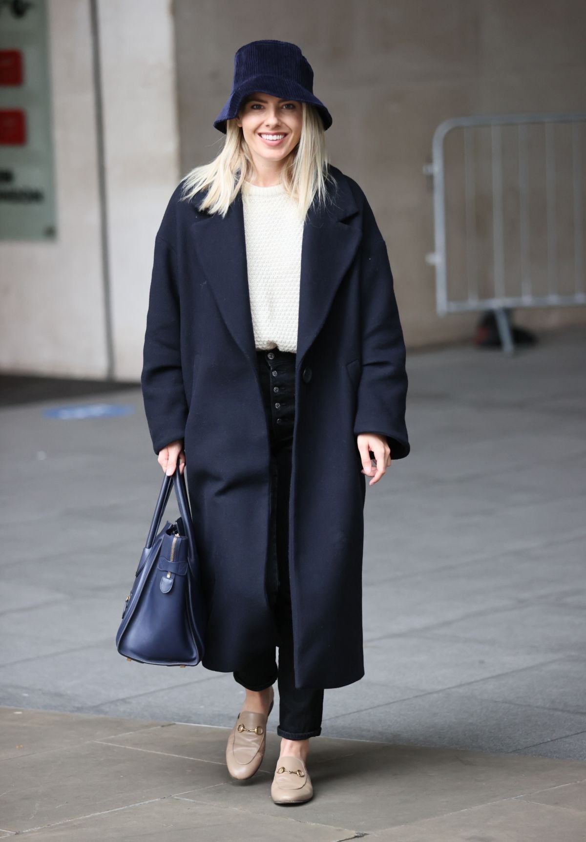 Mollie King Arrives at BBC Studios in London 2020/10/24 5