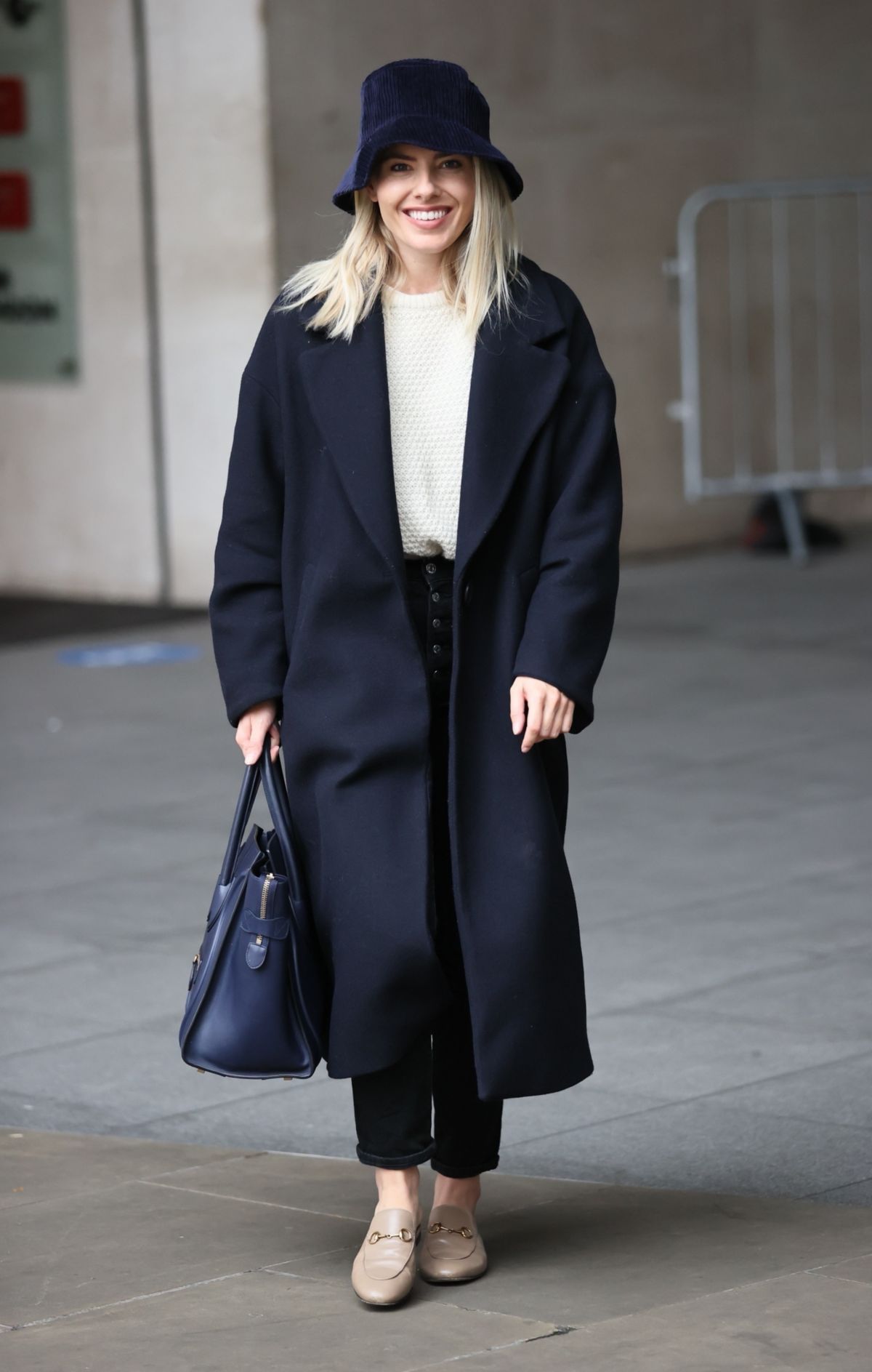 Mollie King Arrives at BBC Studios in London 2020/10/24 6