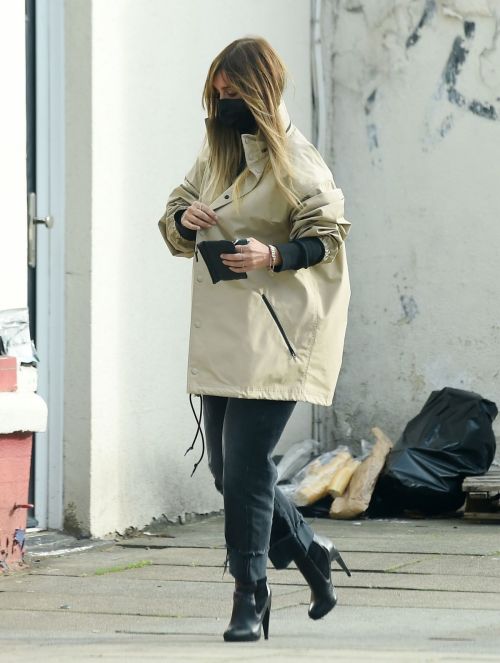 Pregnant Jennifer Lawrence Out for Lunch in New York 2020/10/26 6