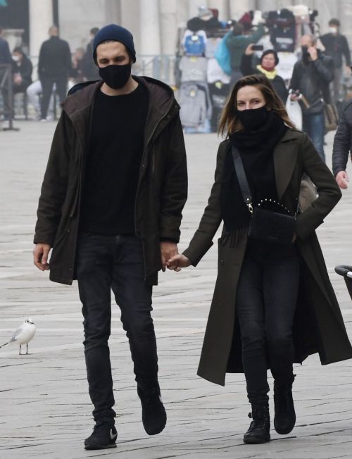 Rebecca Ferguson Out with Her Boyfriend in Venice 2020/10/22 8