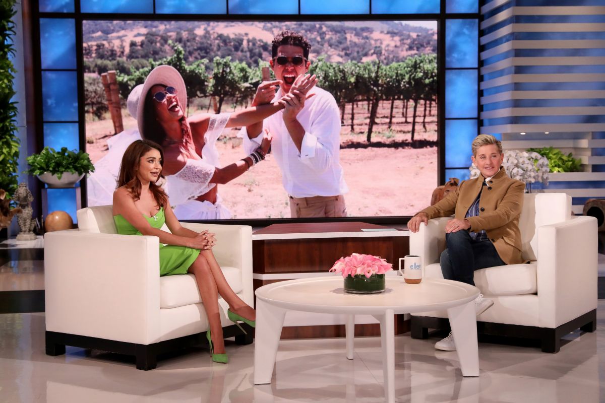 Sarah Hyland at The Ellen DeGeneres Show 2020/10/21