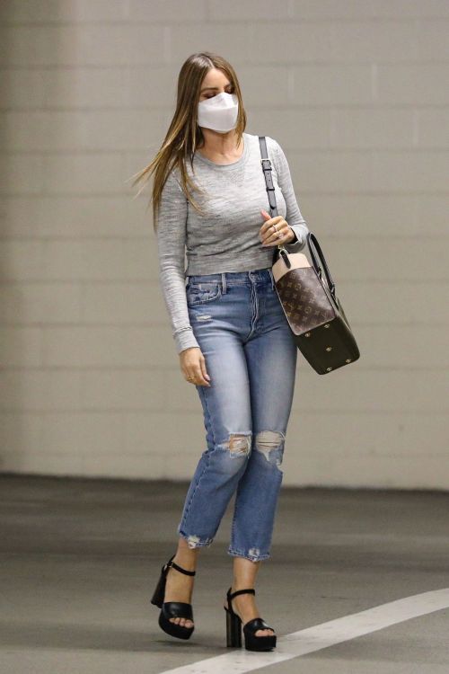 Sofia Vergara in Ripped Denim Heading to a Meeting in Beverly Hills 2020/10/26