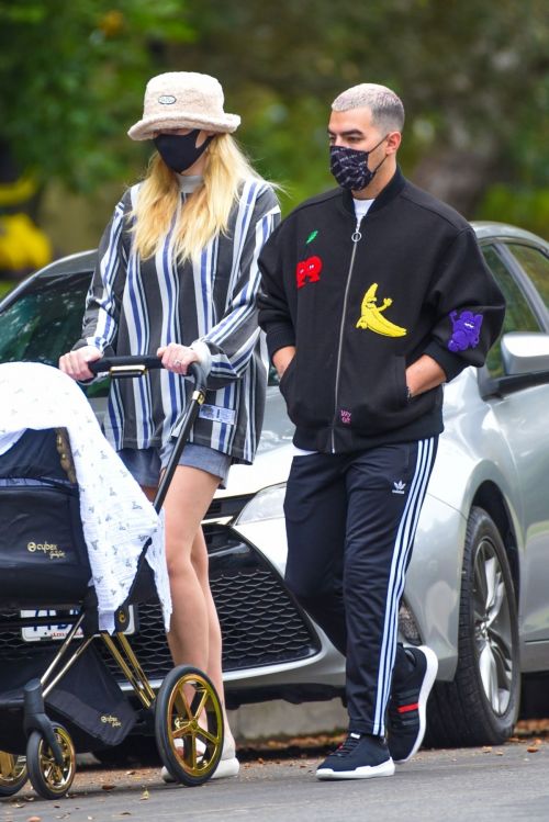 Sophie Turner and Joe Jonas Out in Los Angeles 2020/10/22