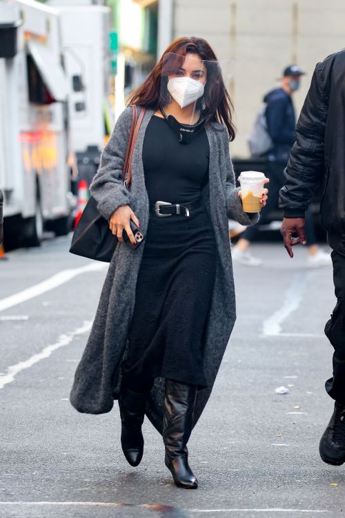 Vanessa Hudgens on the Set of Tick Tick Boom! Set in New York 2020/10/22 4