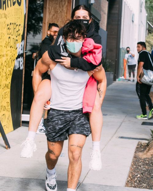Addison Rae Gets Piggy Back Ride from Bryce Hall Out in Los Angeles 2020/11/12 5