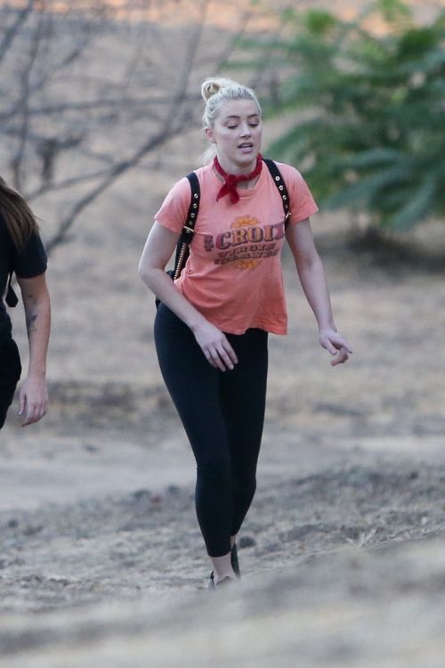 Amber Heard During Hiking Croix Top with Tight Out in Los Angeles 2020/11/16