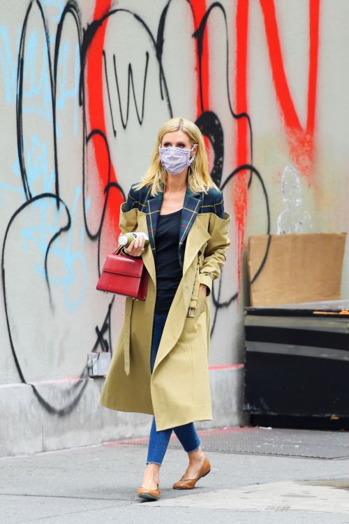 American Businesswomen Nicky Hilton Out in New York 2020/10/22 1