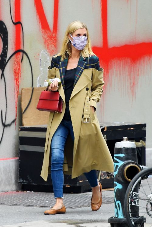 American Businesswomen Nicky Hilton Out in New York 2020/10/22 2