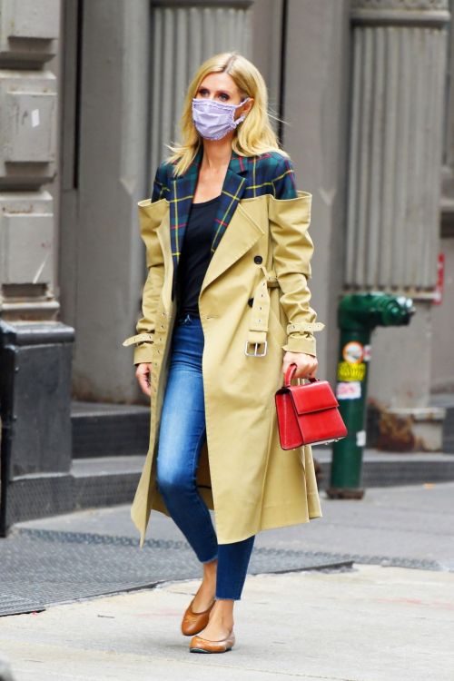 American Businesswomen Nicky Hilton Out in New York 2020/10/22 3