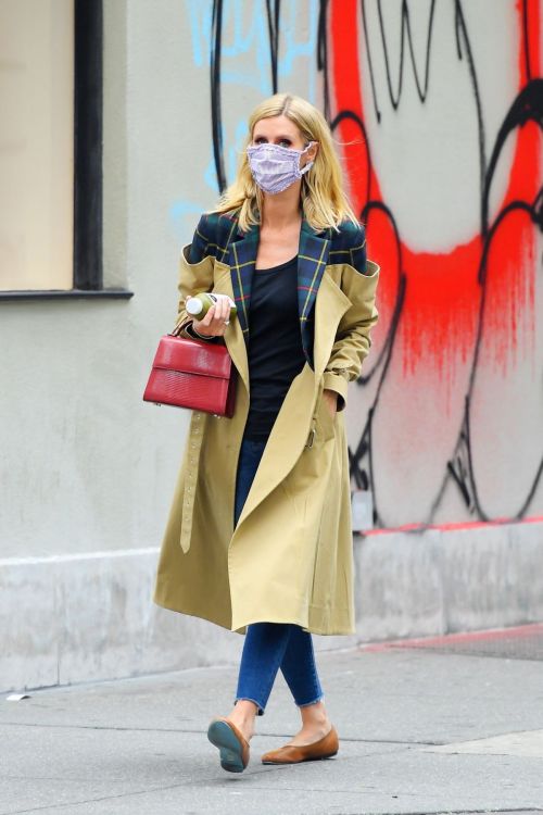 American Businesswomen Nicky Hilton Out in New York 2020/10/22 6