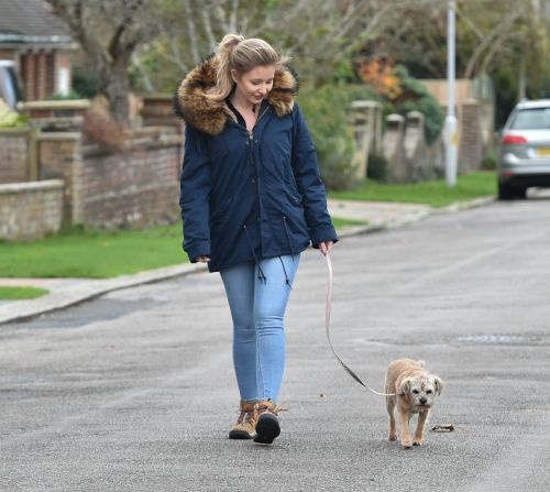 Amy Hart Out with Her Dog in West Sussex 2020/11/27