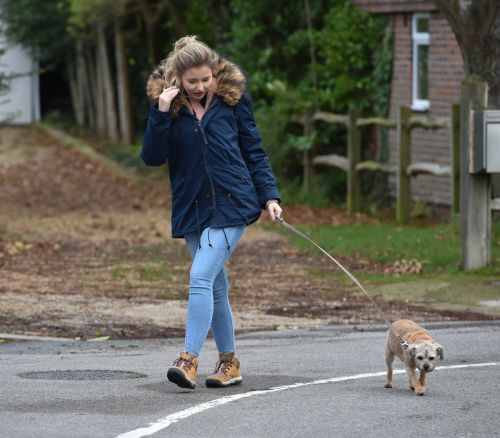 Amy Hart Out with Her Dog in West Sussex 2020/11/27