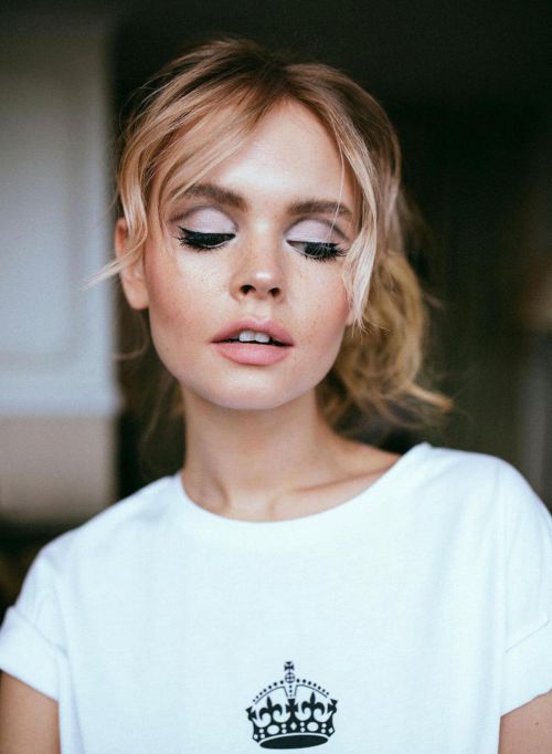 Anastasiya Shcheglova Photoshoot for vesssna.com, 2020 Issue 1