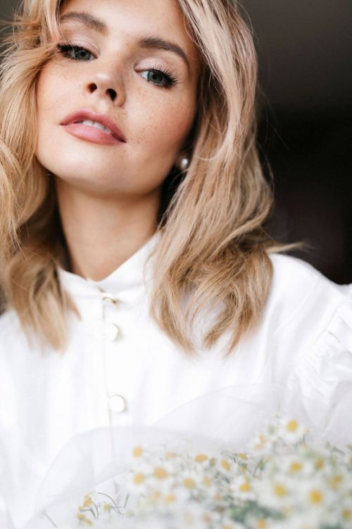 Anastasiya Shcheglova Photoshoot for vesssna.com, 2020 Issue 6
