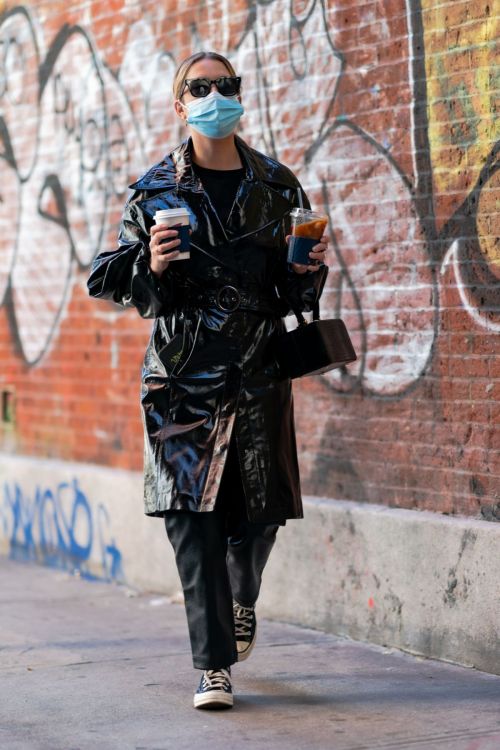 Ashley Benson in Black Leather Long Coat Out and About in New York 2020/11/16 3