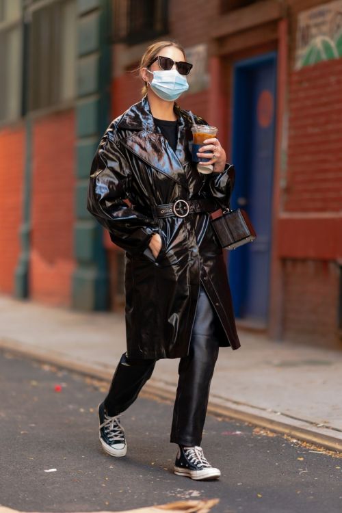 Ashley Benson in Black Leather Long Coat Out and About in New York 2020/11/16 4