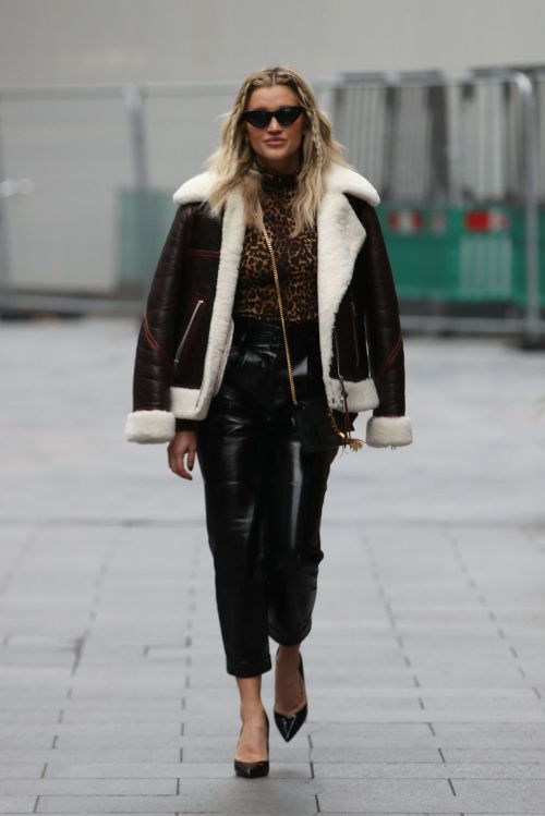 Ashley Roberts Arrives at Global House Radio in London 2020/11/17 2