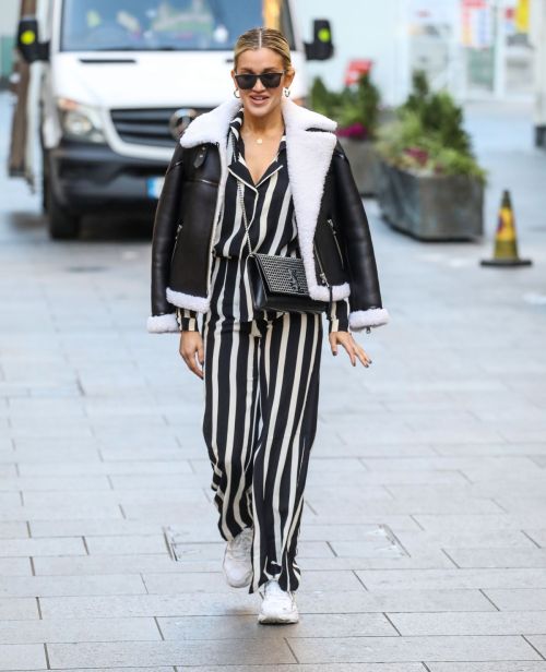 Ashley Roberts Arrives at Heart Radio in London 2020/11/23 2