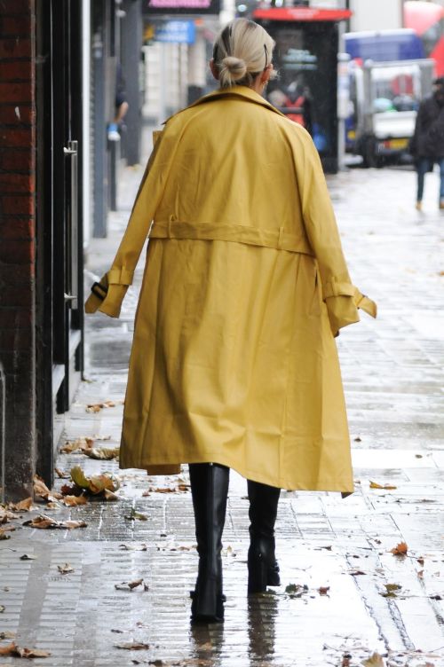 Ashley Roberts in Yellow Long Coat Leaves Global Radio in London 2020/10/29 8