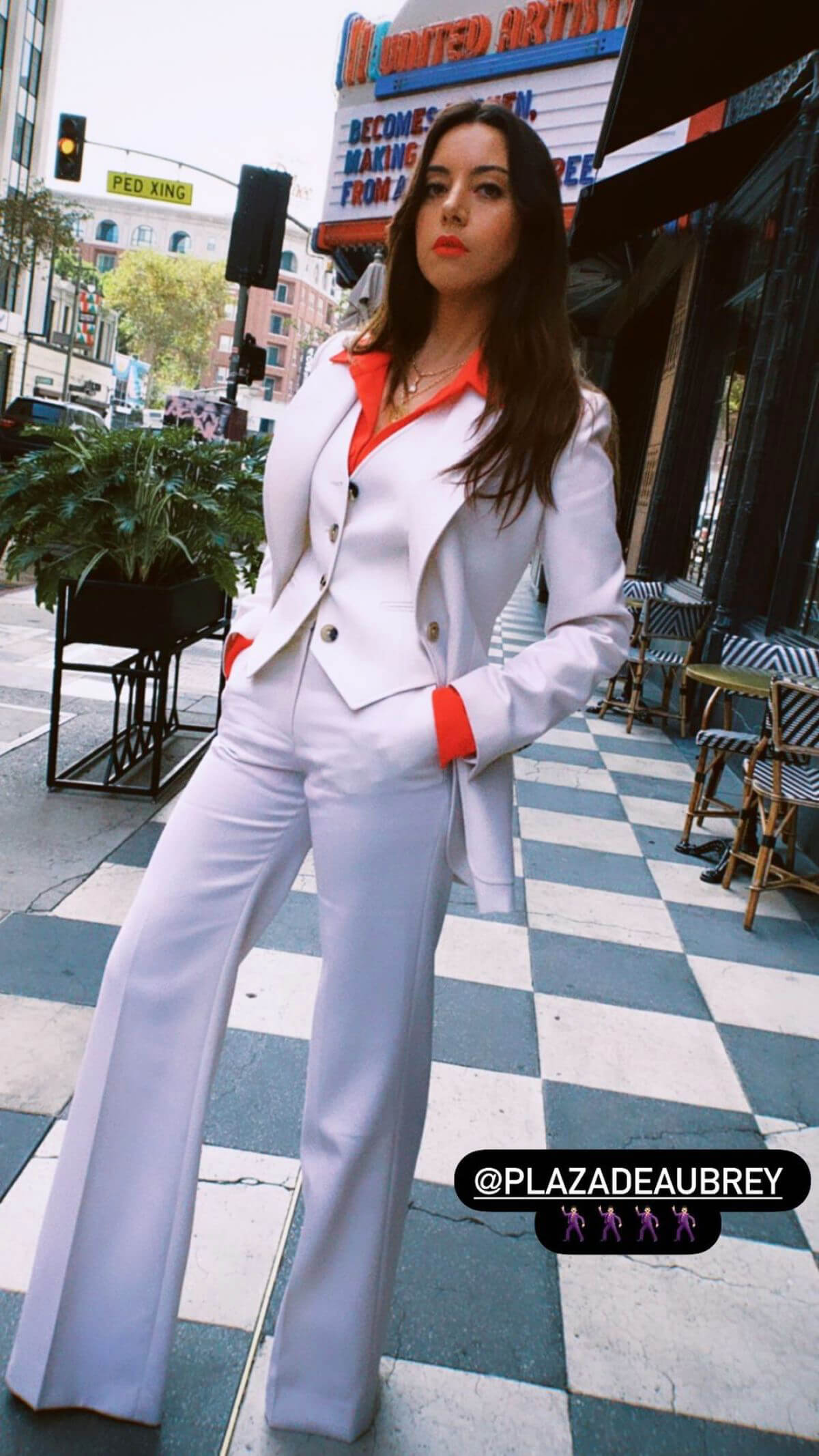 Aubrey Plaza in Stylish Suit Pants Instagram Photos 11/25/2020
