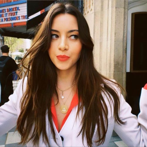 Aubrey Plaza in Stylish Suit Pants Instagram Photos 11/25/2020 2