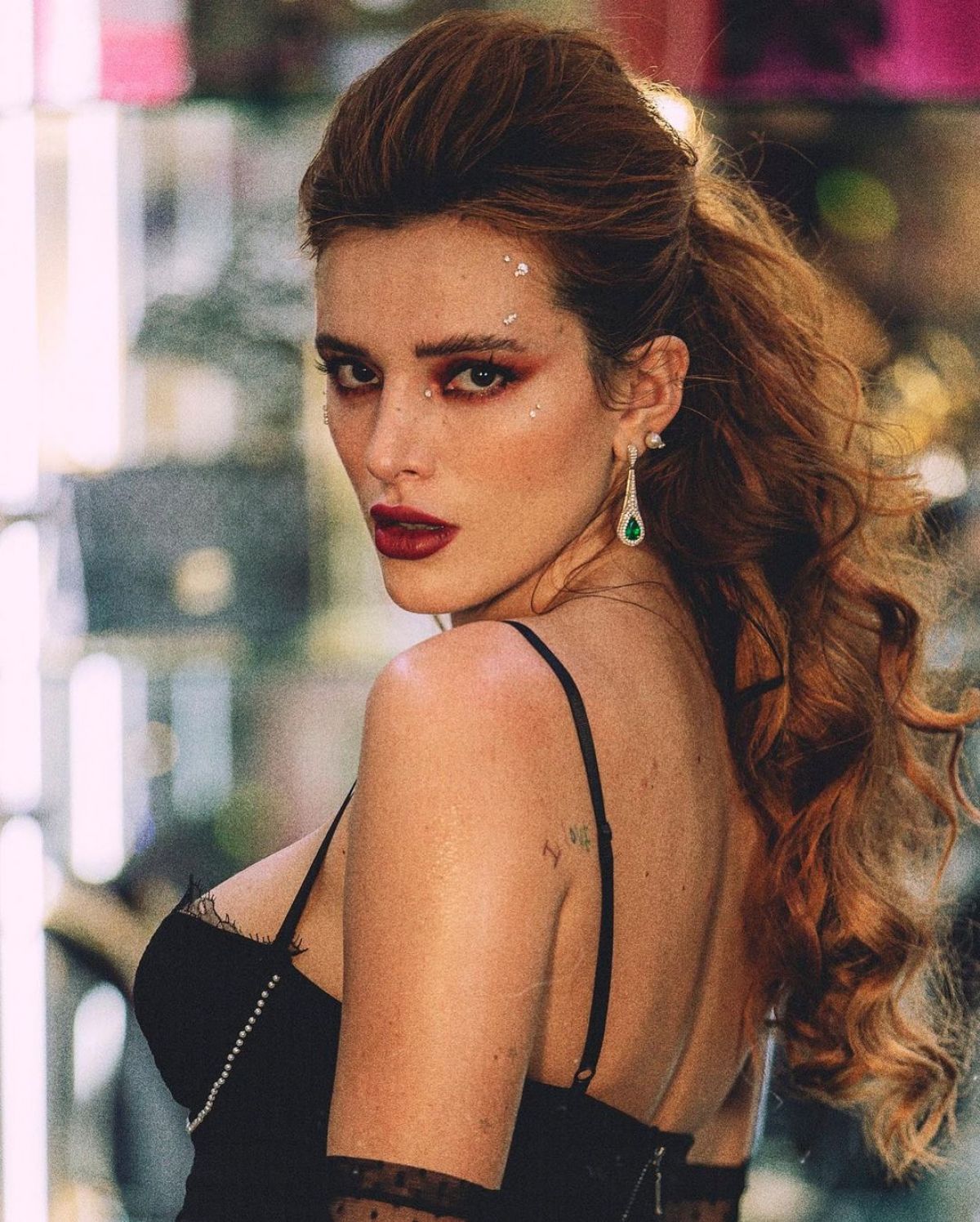 Bella Thorne Photoshoot in Black Lingerie - Instagram Photos 2020/11/16