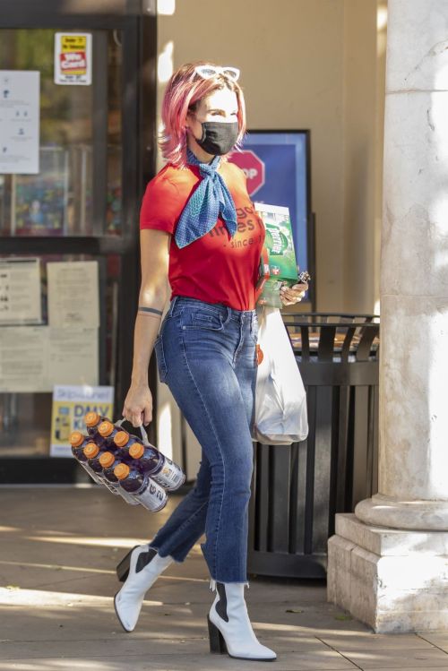 Brittany Furlan in Red and Blue Outfit Out Shopping in Los Angeles 2020/10/28 6